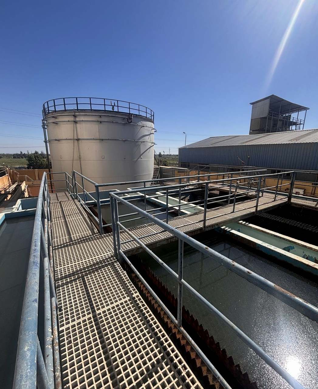 Water treatment basins and storage tank, Gamasa